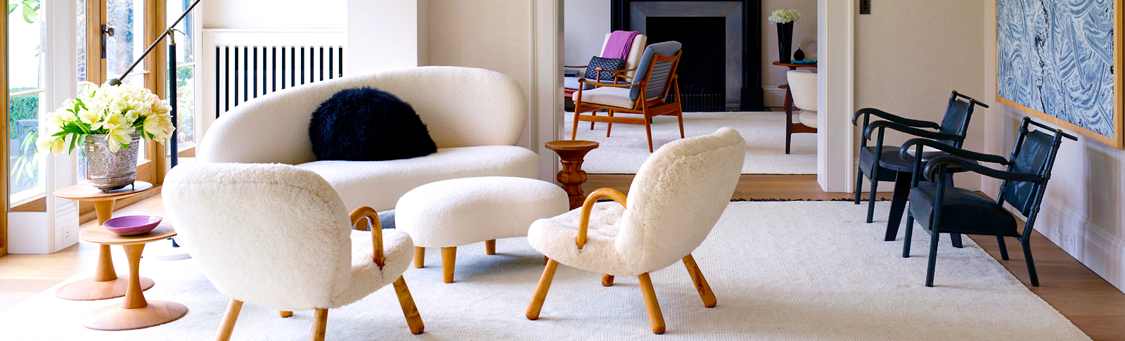 Image of a beautifully furnished room.